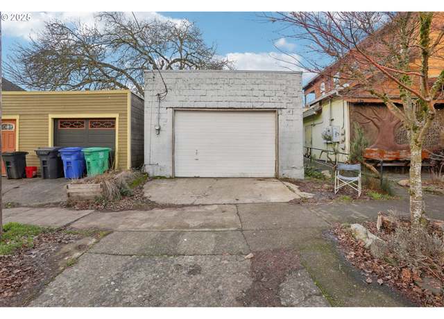 Property at 2021 SE Tibbetts St, Portland, OR 97202