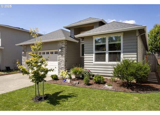 Property at 38409 Juniper St, Sandy, OR 97055, 3 beds, 2 baths