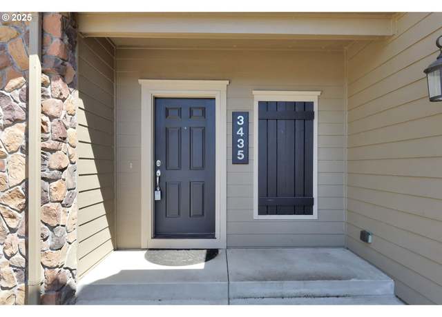 Property at 3435 Meadow View Dr, Eugene, OR 97408, 3 beds, 2.5 baths