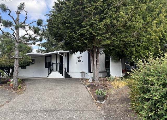 Property at 8434 SE Heritage Ct, Clackamas, OR 97015, 4 beds, 2 baths