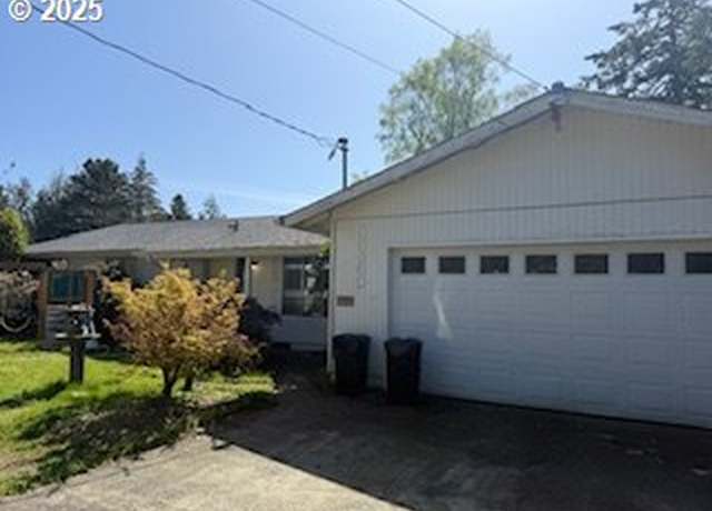Property at 5590 S Shore Dr S, Florence, OR 97439, 4 beds, 2 baths