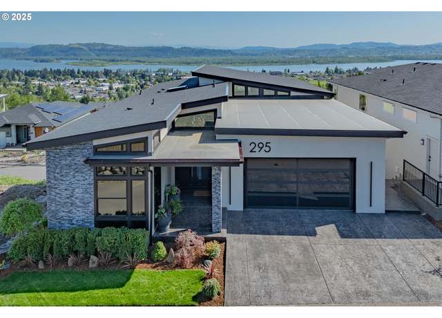Property at 295 W W St, Washougal, WA 98671, 5 beds, 4.5 baths