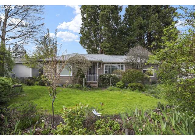 Property at 575 N Locust St, Canby, OR 97013, 3 beds, 1 bath