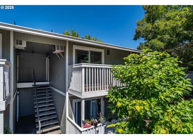 Property at 885 NE Sunset St #34, Roseburg, OR 97470, 2 beds, 1 bath