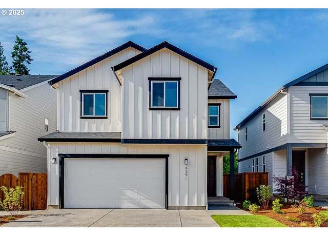 Property at 439 SW 32nd St, Battle Ground, WA 98604, 4 beds, 2.5 baths