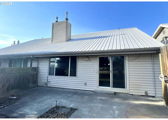 Property at 316 Klickitat St #4, Umatilla, OR 97882, 3 beds, 2 baths