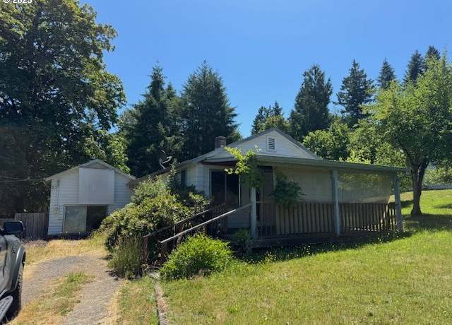 Property at 225 21st Ave, Sweet Home, OR 97386, 3 beds, 1.5 baths