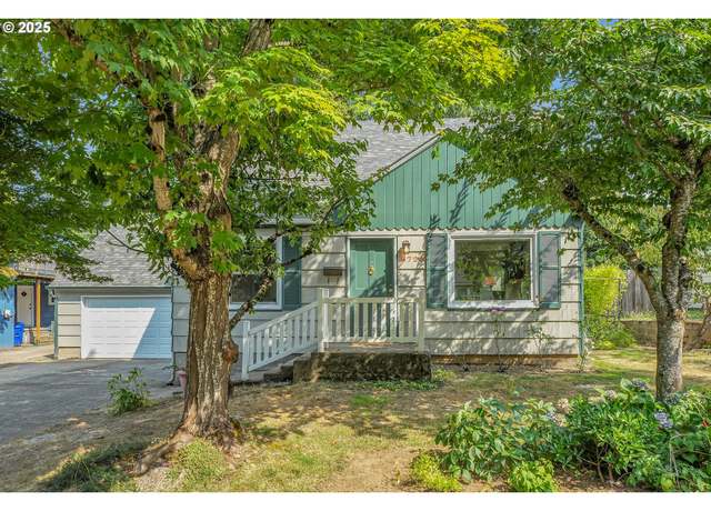 Property at 8725 NE Broadway, Portland, OR 97220, 3 beds, 2.5 baths