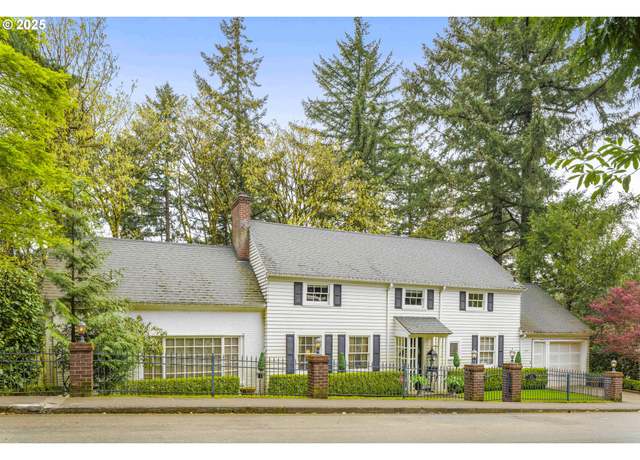 Property at 2271 SW Montgomery Dr, Portland, OR 97201, 3 beds, 2 baths