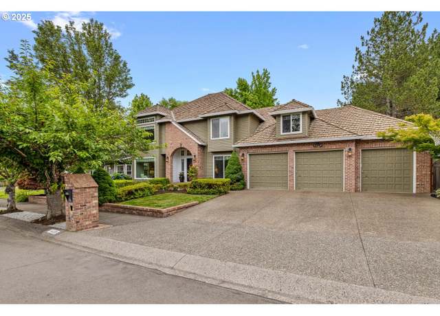 Property at 14135 Edenberry Dr, Lake Oswego, OR 97035, 4 beds, 2.5 baths