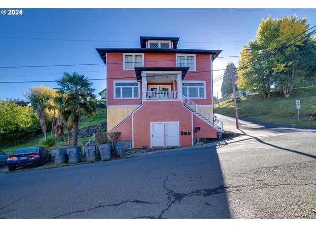 Property at 811 Franklin Ave, Astoria, OR 97103, 6 beds, 4 baths