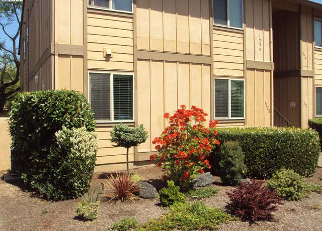 Property at 1228 NE 27th St #15, Mcminnville, OR 97128, 3 beds, 2 baths