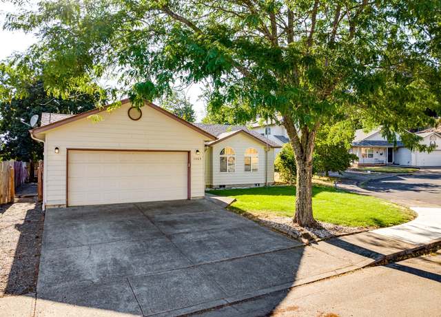 Property at 1065 Ridgefield Ct, Stayton, OR 97383, 3 beds, 2 baths