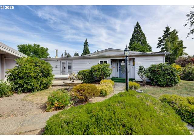 Property at 21986 Laurel Ave, Aurora, OR 97002, 3 beds, 2 baths