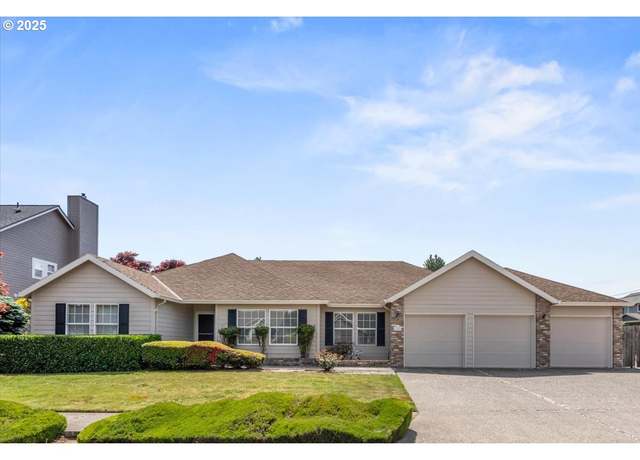 Property at 12402 Cominger Dr, Oregon City, OR 97045, 4 beds, 2 baths