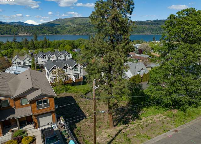 Property at 1534 Lincoln St, Hood River, OR 97031