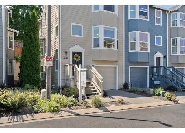 Property at 13345 SW Kingston Pl, Portland, OR 97223, 3 beds, 2.5 baths