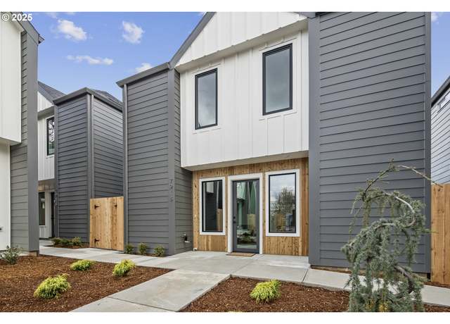 Property at 7920 SE 45th Ave, Portland, OR 97206, 2 beds, 2.5 baths