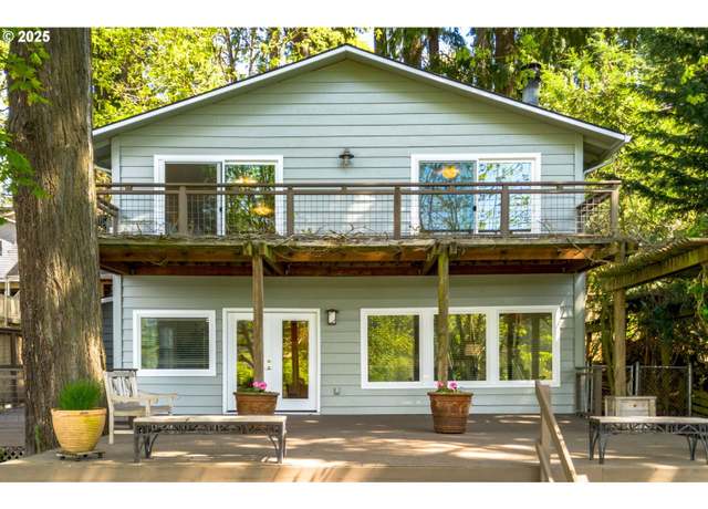 Property at 18452 SE Willamette Dr, Milwaukie, OR 97267, 3 beds, 2 baths