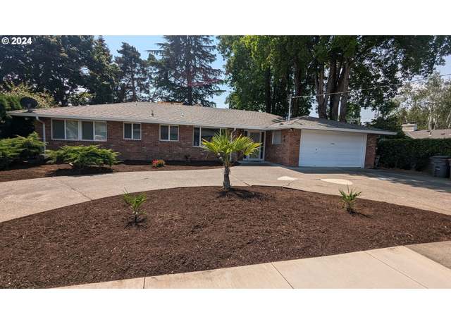 Property at 540 NW 17th St NW, Mcminnville, OR 97128, 3 beds, 1.5 baths
