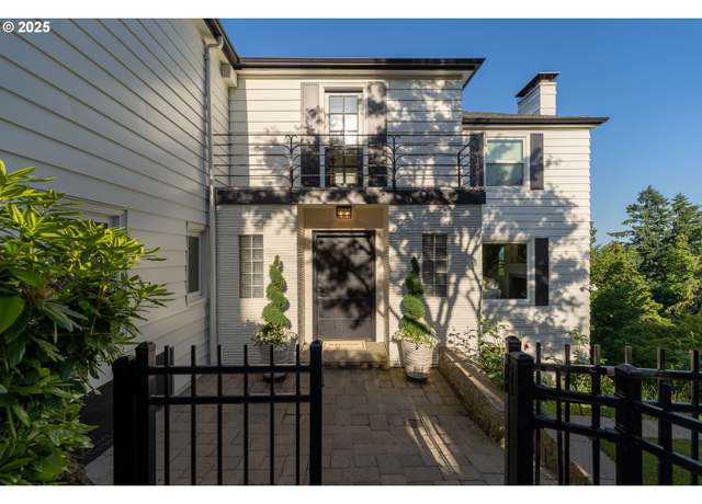 Property at 6442 SW Parkhill Dr, Portland, OR 97239, 3 beds, 3 baths
