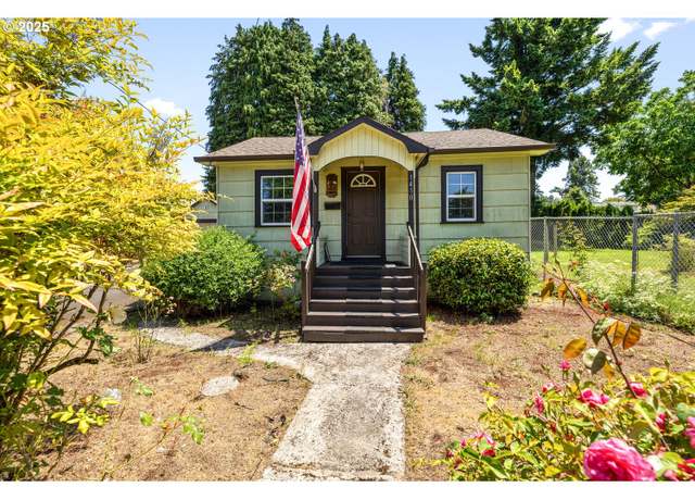 Property at 1410 Polk St, Oregon City, OR 97045, 2 beds, 1 bath