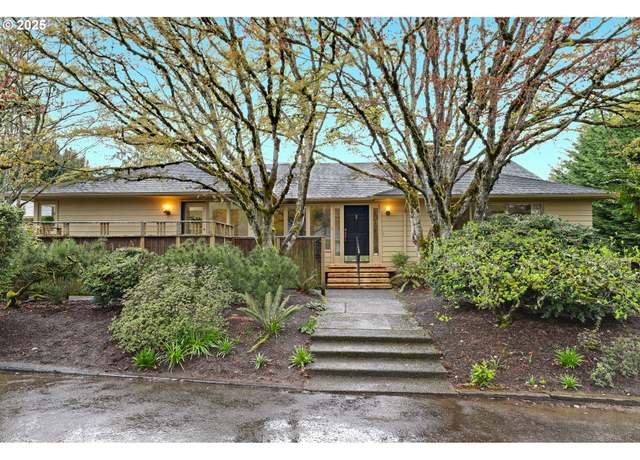 Property at 4275 SW Crestwood Dr, Portland, OR 97225, 3 beds, 2.5 baths