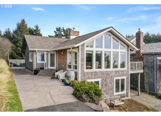 Property at 723 Oak St, Cannon Beach, OR 97110, 4 beds, 3.5 baths