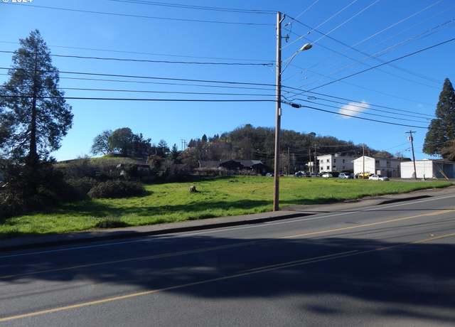 Property at 598 NE Winchester St, Roseburg, OR 97470