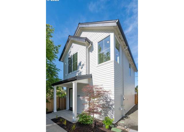Property at 3725 N Michigan Ave, Portland, OR 97227, 2 beds, 2 baths