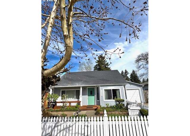 Property at 12245 SE Mill Ct, Portland, OR 97233, 4 beds, 3 baths