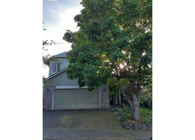 Property at 1347 NE Paloma Ave, Gresham, OR 97030, 3 beds, 2.5 baths