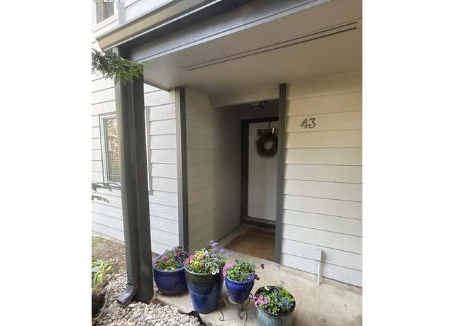 Property at 29700 SW Courtside Dr #43, Wilsonville, OR 97070, 2 beds, 1 bath