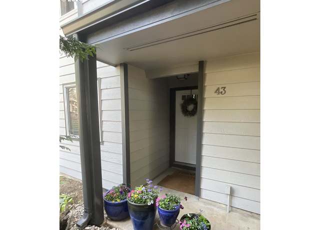 Property at 29700 SW Courtside Dr #43, Wilsonville, OR 97070, 2 beds, 1 bath