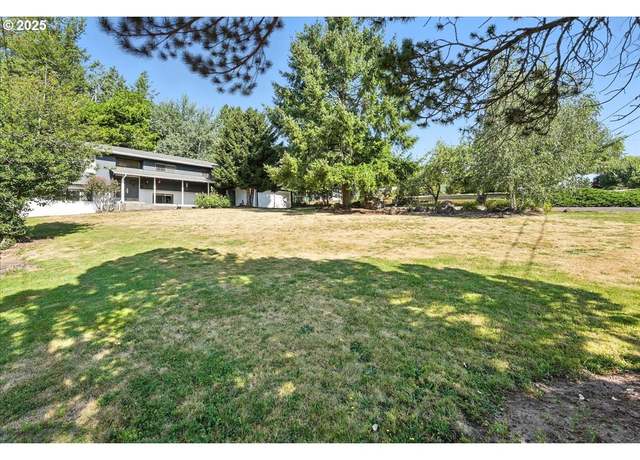 Property at 8865 SE 139th Ave, Happy Valley, OR 97086, 5 beds, 3 baths