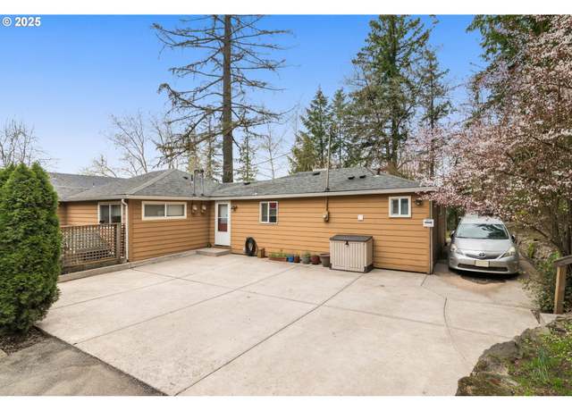 Property at 11007 SW 51st Ave, Portland, OR 97219, 4 beds, 3 baths