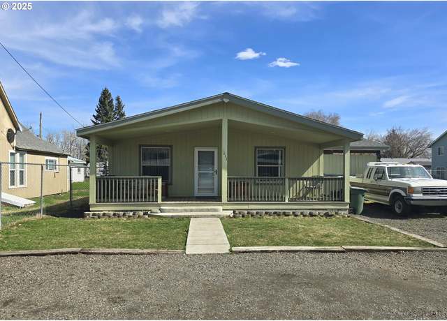 Property at 3211 N Alder St, La Grande, OR 97850, 3 beds, 2 baths