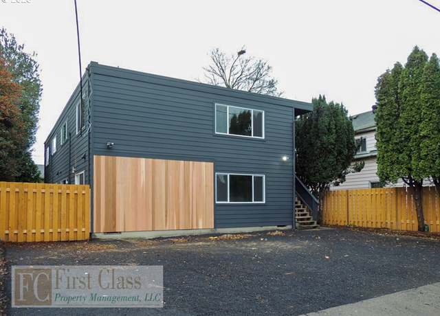 Property at 5516 NE Hoyt St, Portland, OR 97213, 7 beds, 4 baths
