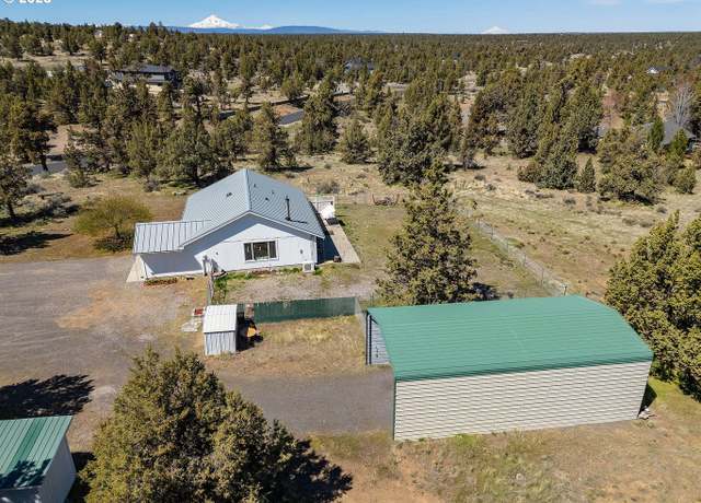 Property at 250 SW 89th St, Redmond, OR 97756, 3 beds, 2 baths