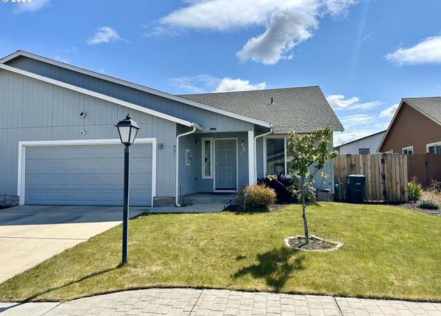 Property at 921 SE Kierra Pl, Madras, OR 97741, 3 beds, 2 baths