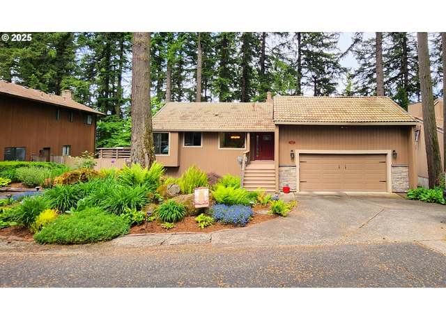 Property at 17265 Stanhelma Dr, Gladstone, OR 97027, 3 beds, 2.5 baths
