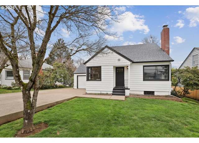 Property at 3211 SW Primrose St, Portland, OR 97219, 3 beds, 2 baths