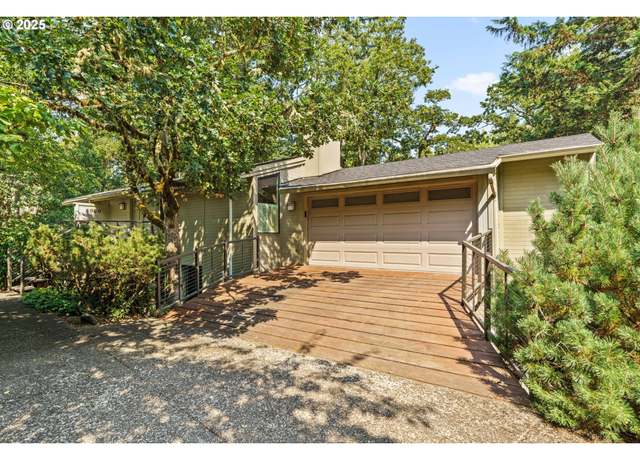 Property at 5080 Mahalo Dr, Eugene, OR 97405, 3 beds, 3.5 baths