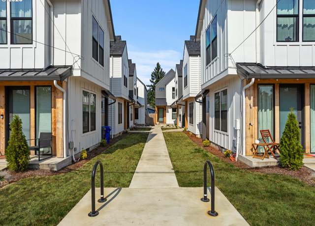 Property at 5271 N Oberlin St, Portland, OR 97203, 2 beds, 2.5 baths