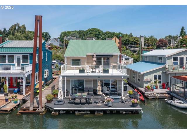 Property at 460 N Tomahawk Island Dr, Portland, OR 97217, 2 beds, 2 baths