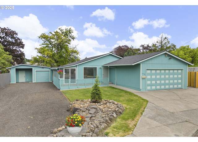 Property at 6318 SE 93rd Ave, Portland, OR 97266, 3 beds, 2 baths