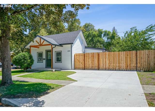 Property at 404 16th St, Salem, OR 97301, 2 beds, 1 bath