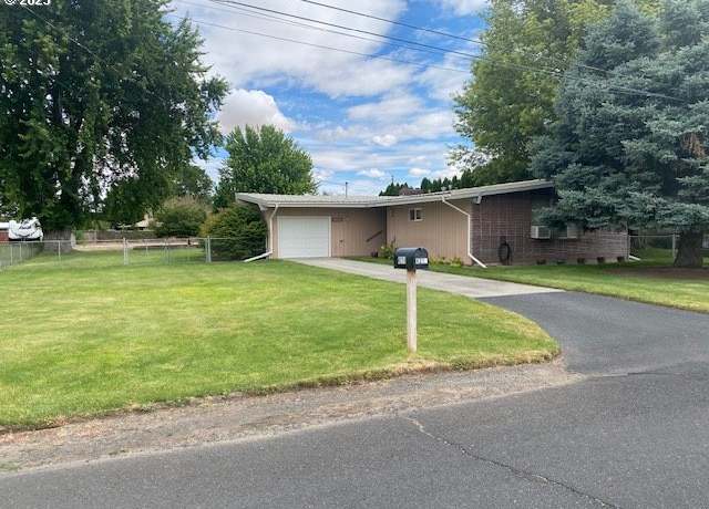 Property at 4211 SW Broadlane Ave, Pendleton, OR 97801, 3 beds, 2 baths