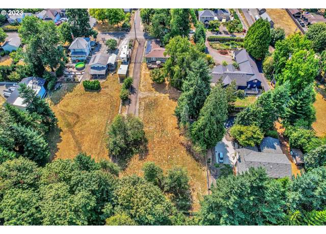 Property at 14286 SE Upper Aldercrest Dr #2, Milwaukie, OR 97267