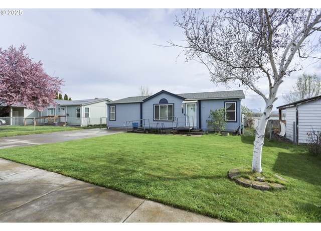 Property at 2957 W 10th St, The Dalles, OR 97058, 3 beds, 2 baths